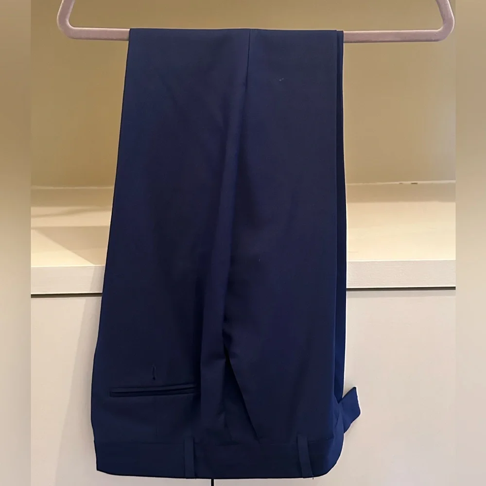 Calvin Klein boys suit - Picture 2 of 4